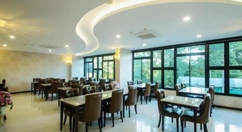 The Y Boutique Hotel Чиангмай Экстерьер фото